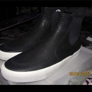 Nike SB Stefan Jenoski high top slip on  size  9.5